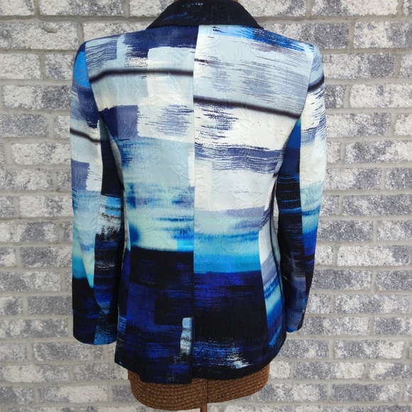 Escada Abstract Bionca, Embossed Floral Blazer - Picture 3 of 9